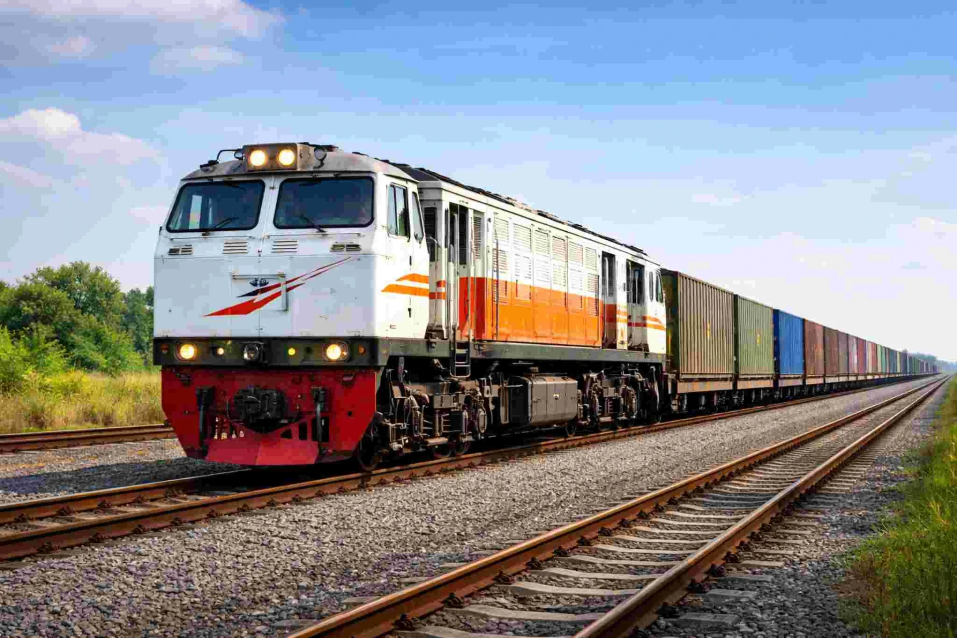 Mengapa Pengiriman Barang Melalui Kereta Menjadi Pilihan di Awal Tahun