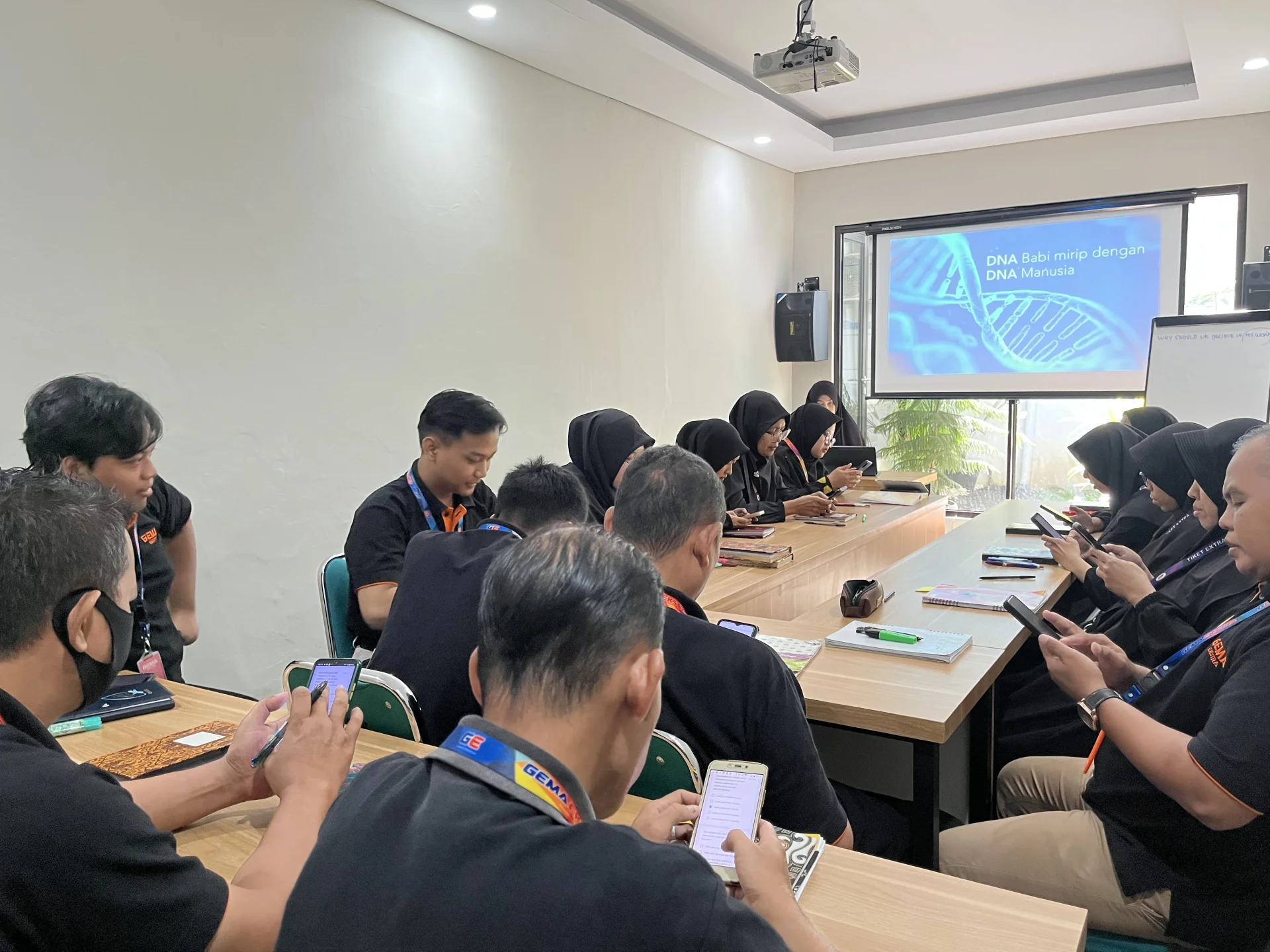 Ruang Meeting - Ruang perencanaan di Gema Ekstra